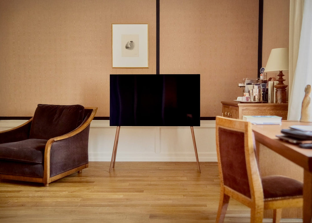 Scandinavian minimalism meets Parisian chic.