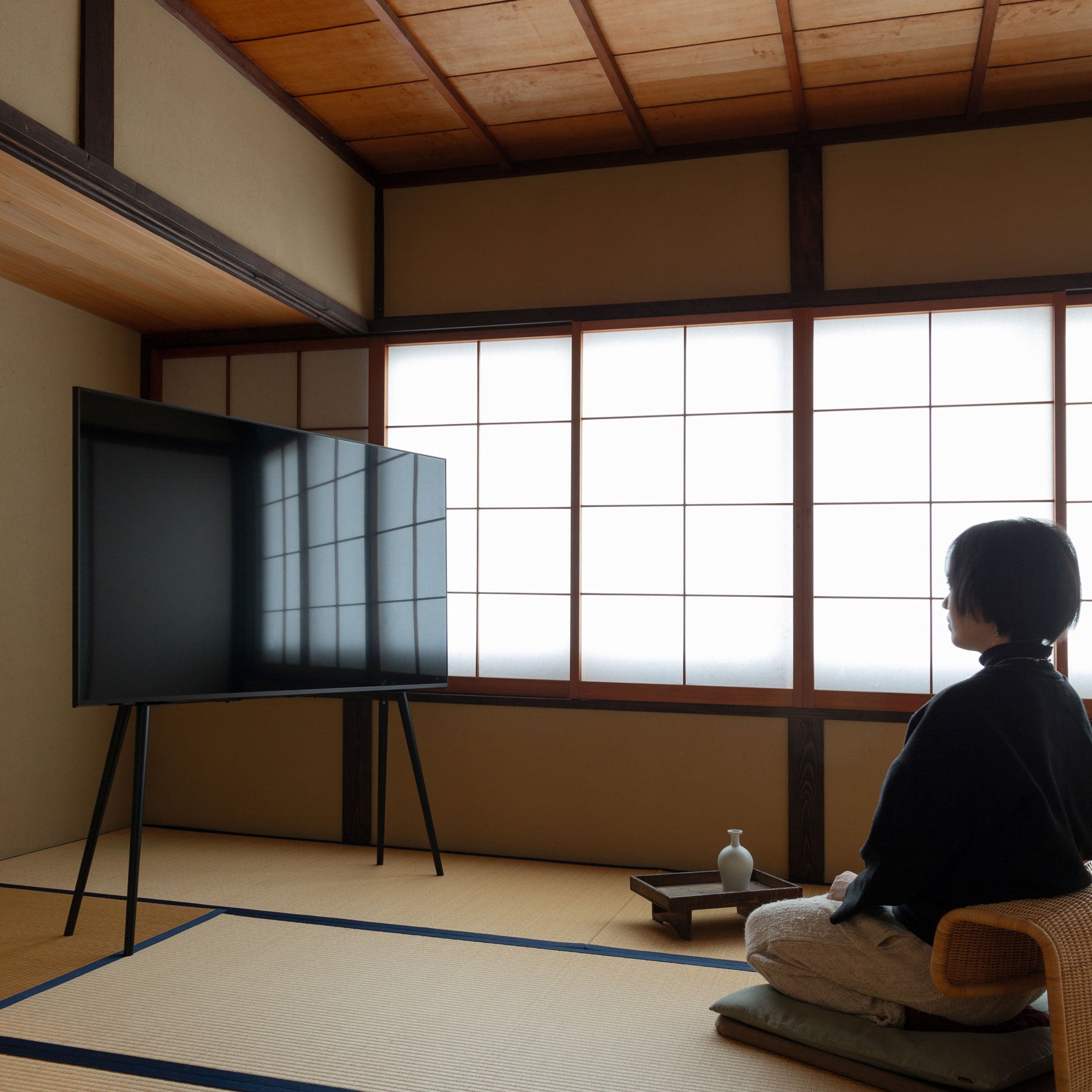 BIRKE XL / BLACK TV-Ständer aus Holz für TVs 55
