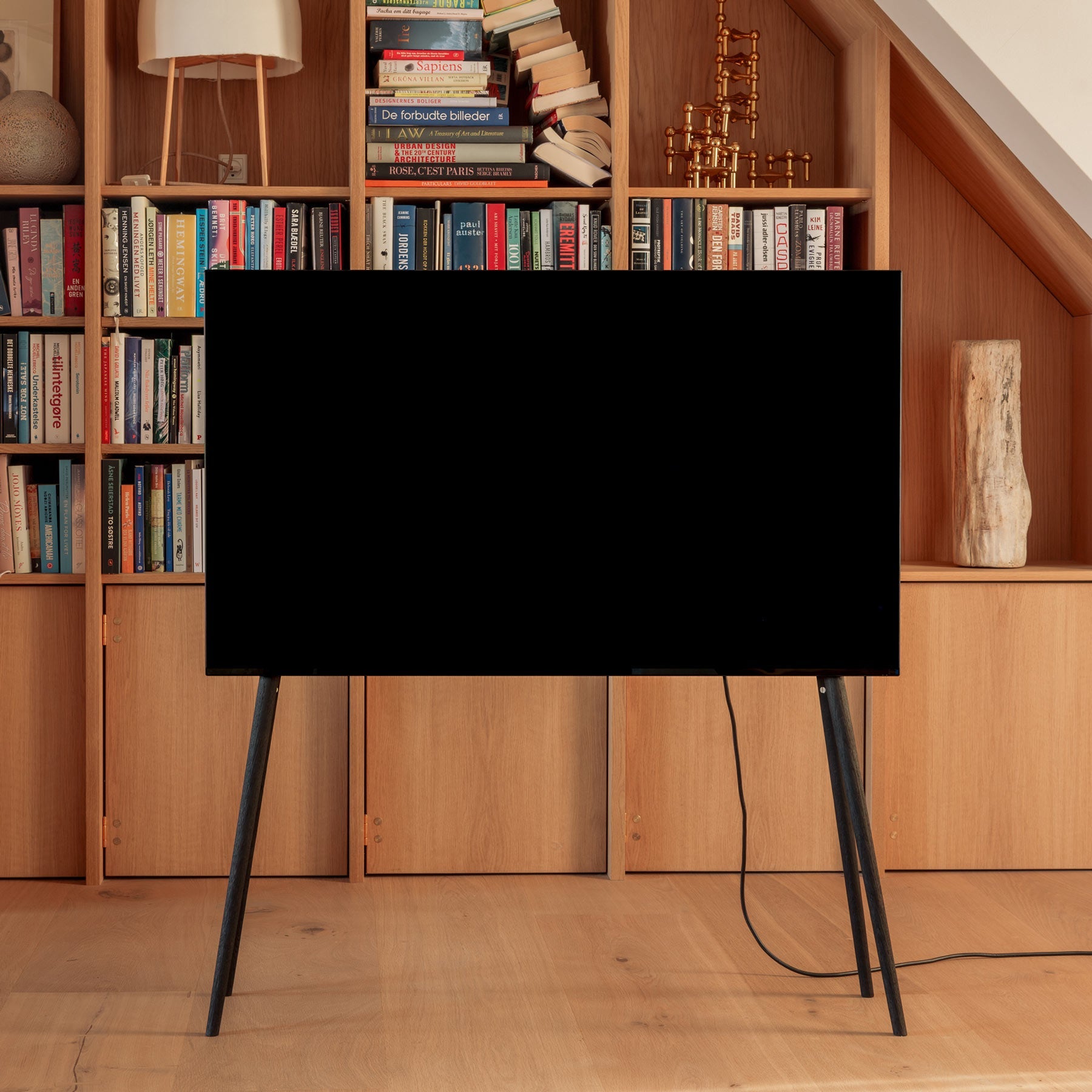 BIRKE XL / BLACK TV-Ständer aus Holz für TVs 55